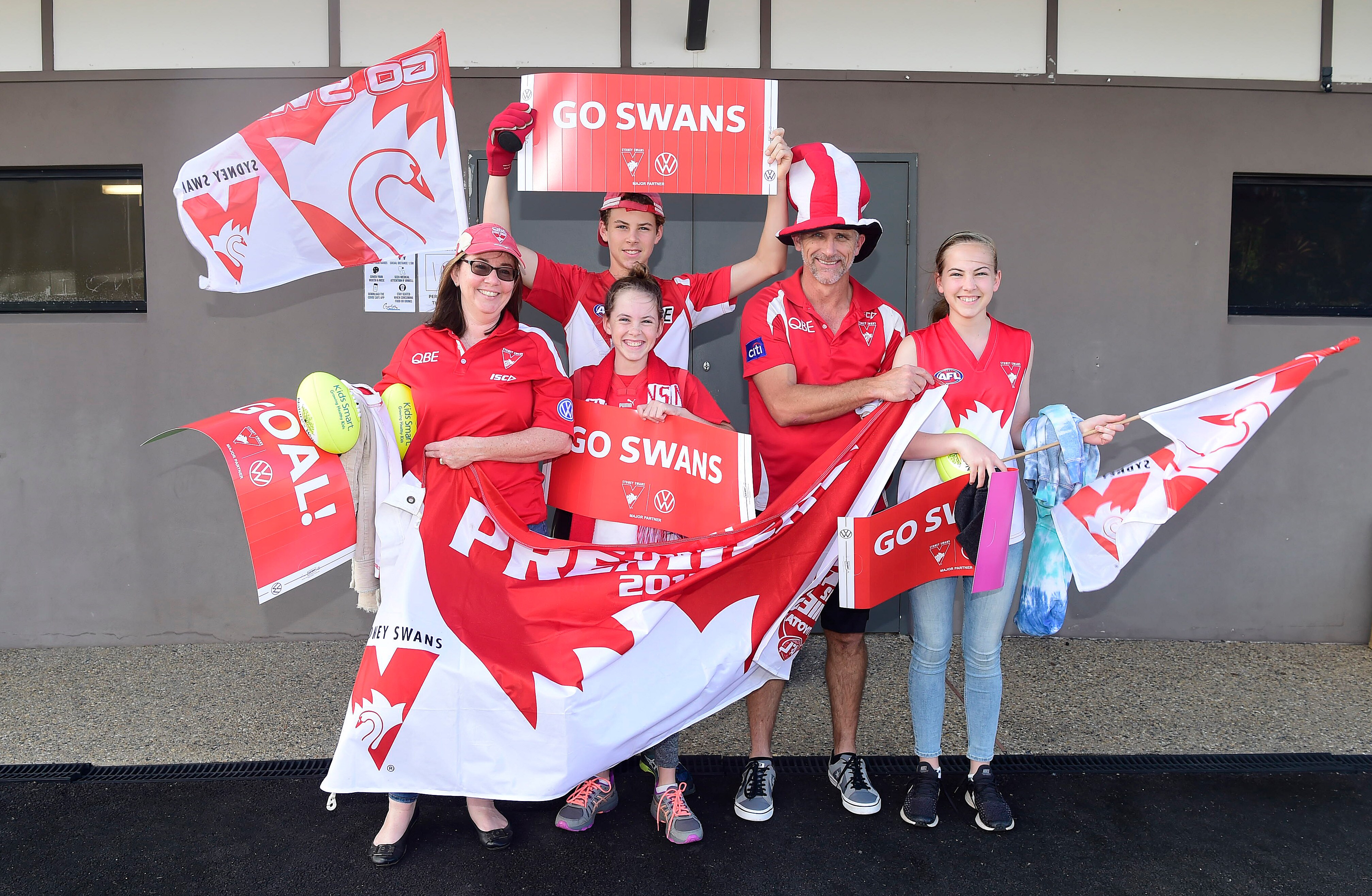 Swans members heed Bloods call