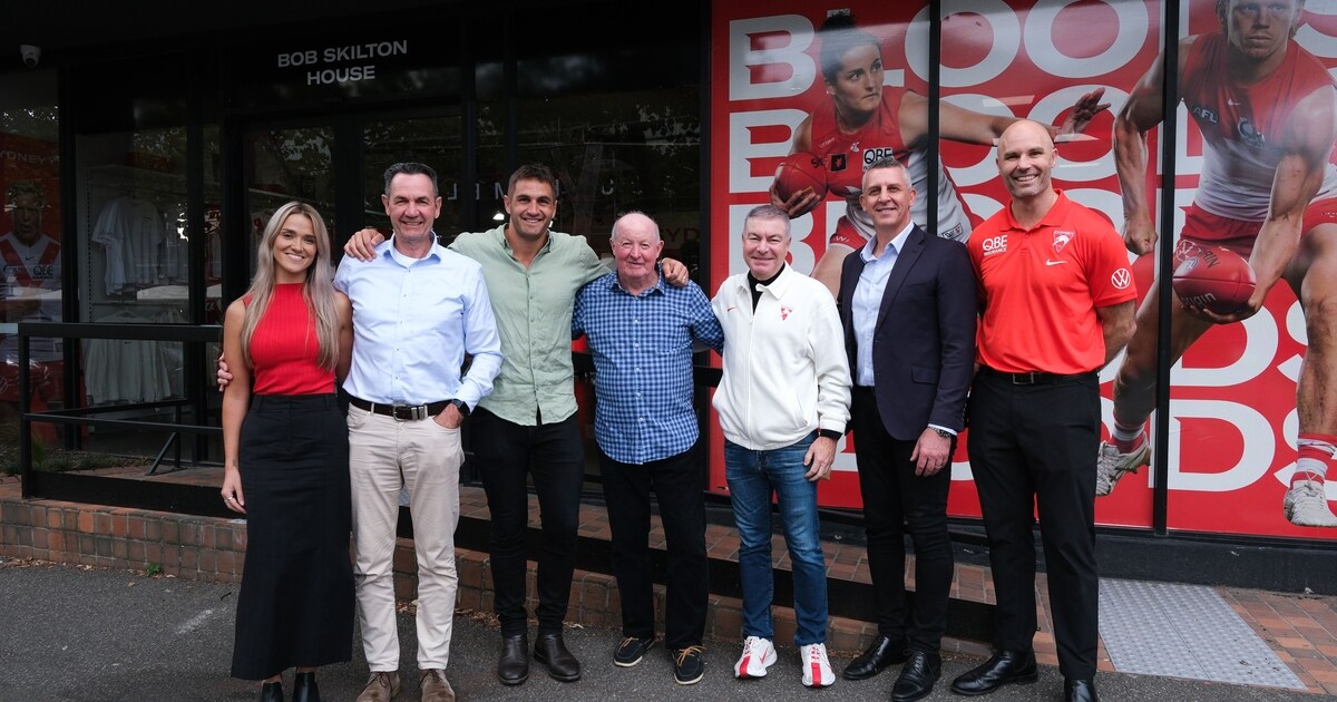 Swans honour Bob Skilton at new South Melbourne home