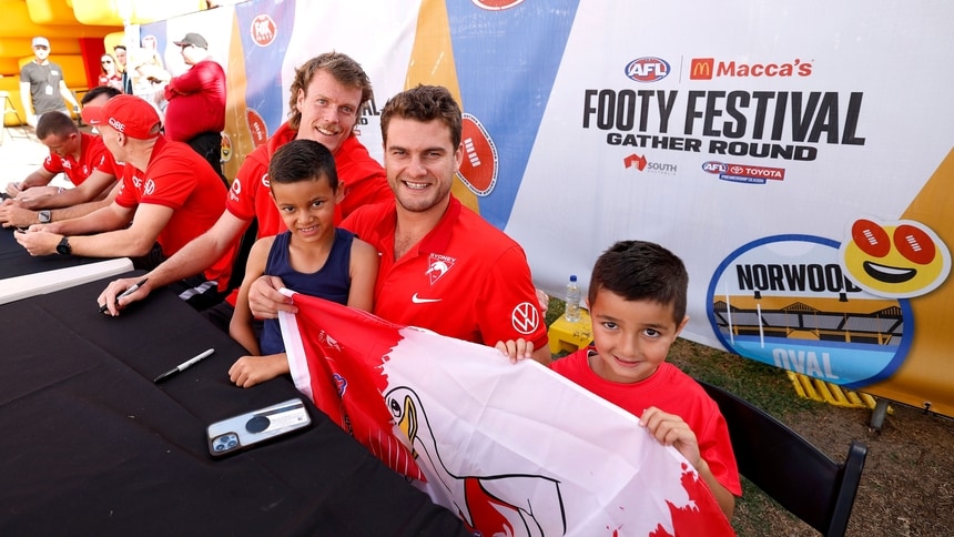 Swans - Gather Round - 4.4.24 - Phil Hillyard pictures085